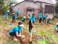 CÔNG ĐOÀN TRƯỜNG THCS LƯƠNG THẾ VINH THAM GIA CẢI TẠO VƯỜN TẠP, GIÚP ĐỠ HỘ NGHÈO.